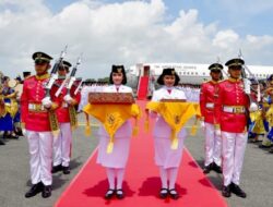 Duplikat Bendera Pusaka dan Teks Proklamasi Tiba di Kalimantan Timur