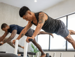 Amankah Pilates untuk Saraf Kejepit? Ini Penjelasan Dokter Ortopedi soal Manfaat dan Risikonya