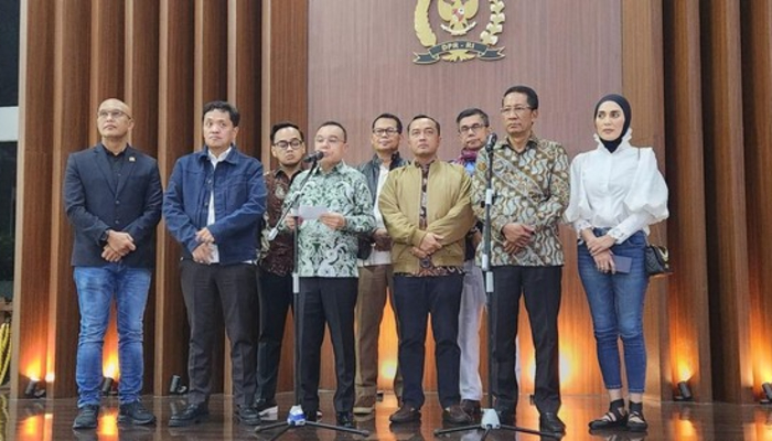 Presiden Prabowo usulkan abolisi Tom Lembong dan amnesti Hasto Kristiyanto yang telah disetujui DPR untuk wujudkan persatuan nasional.