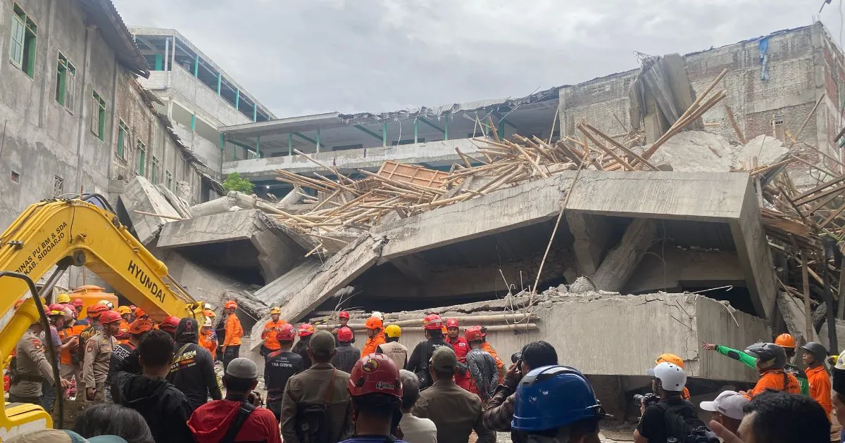 BNPB Tinjau Runtuhnya Mushola Ponpes Sidoarjo
