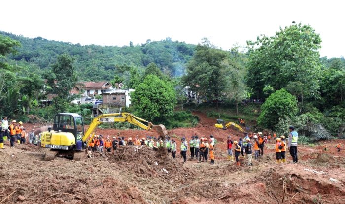 Korban Longsor Cilacap Bertam