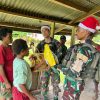 Sambut Natal 2025: Satgas Pamtas Papua RI–PNG Bagikan Paket Sembako di Perbatasan Keerom