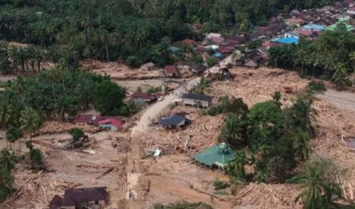 Banjir Bandang Sumatra 2025: Korban Meninggal Tembus 1.135