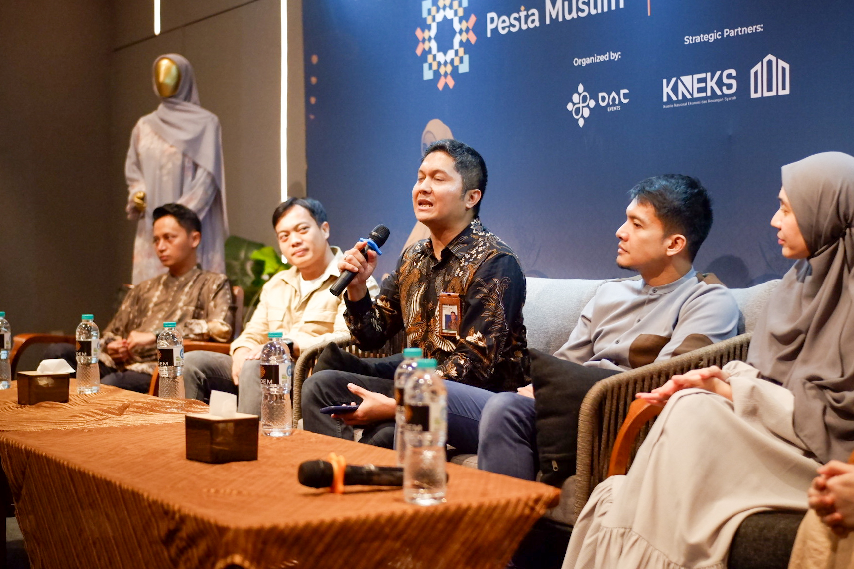 KNEKS Ingin Indonesia Jadi Kiblat Modest Fashion Dunia