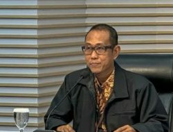 Mantan Anggota DPRD Sumut Syahrial Tertangkap Tangan Ambil Uang Tunai Di Kafe Medan